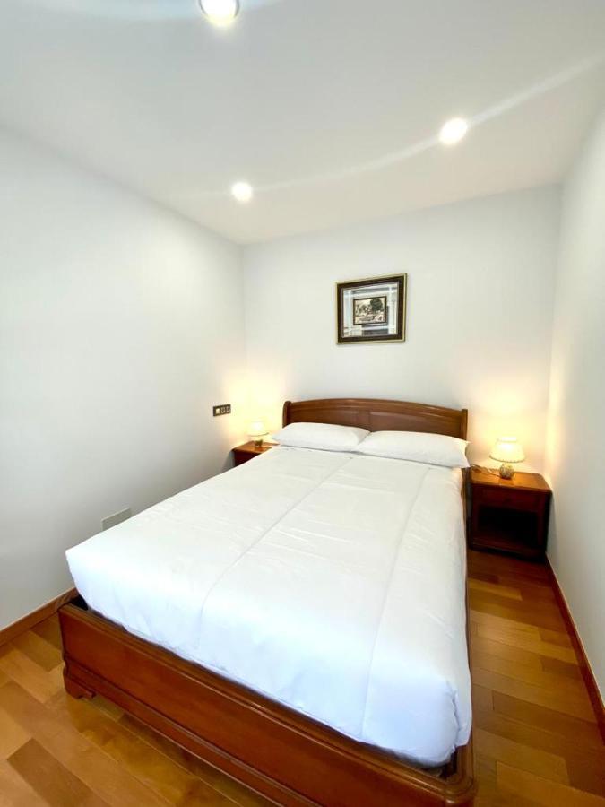 Grand Plaza Vega Apartman Burgo Kültér fotó